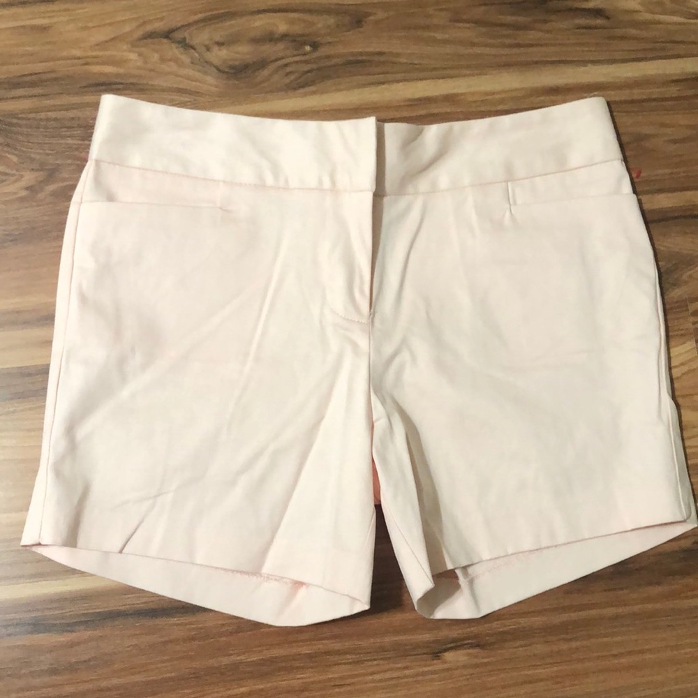 NWT The Limited Short 8
